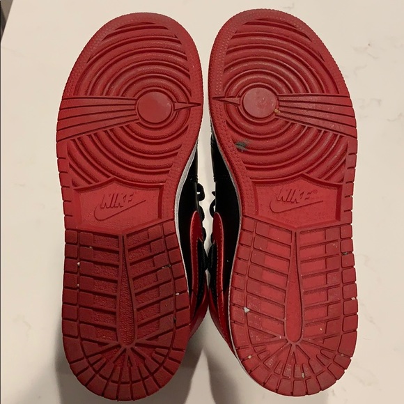 **SOLD** Air Jordan BRED 1’s **SOLD** - Picture 4 of 5